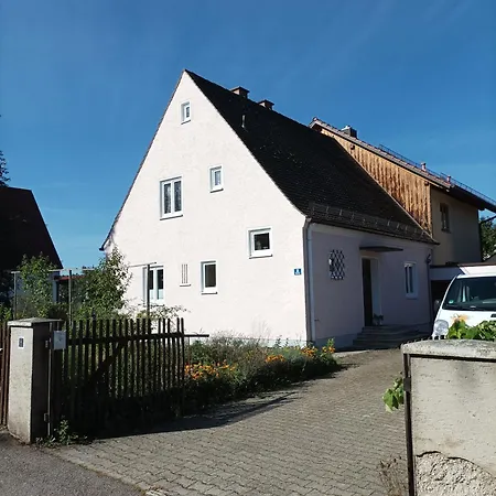 Appartement Ruhige Fuer Bis Zu 5 Personen In Bahnhofsnaehe Mit Eigener Imkerei Geltendorf